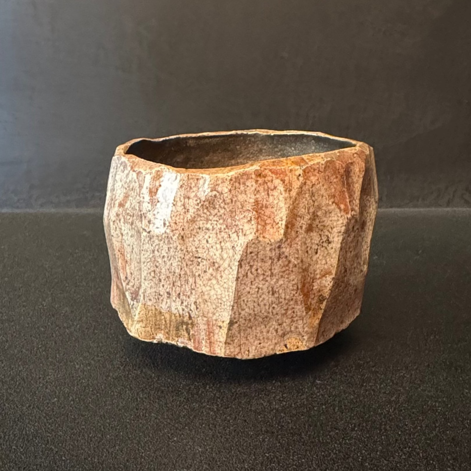 東元 生 緑釉七角 茶碗 – 且座喫茶 シャザキッサ 公式オンラインストア